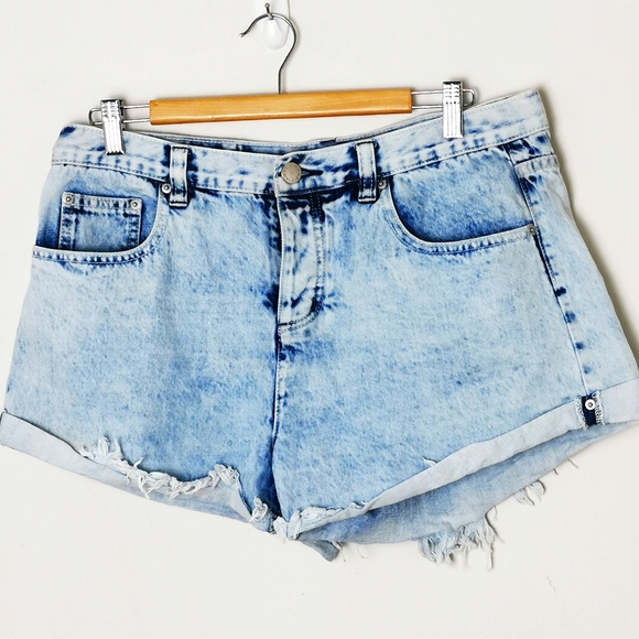 Decjuba D Luxe Jeans Shorts Lightwash 